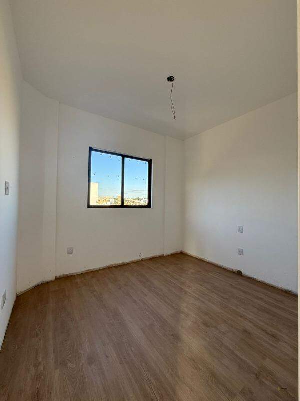 Apartamento à venda no Tropical: 