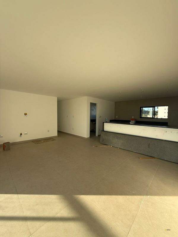 Apartamento à venda no Tropical: 