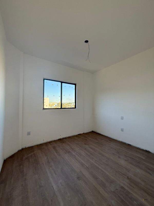Apartamento à venda no Tropical: 