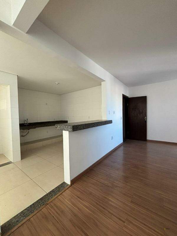 Apartamento à venda no Alaíta: 