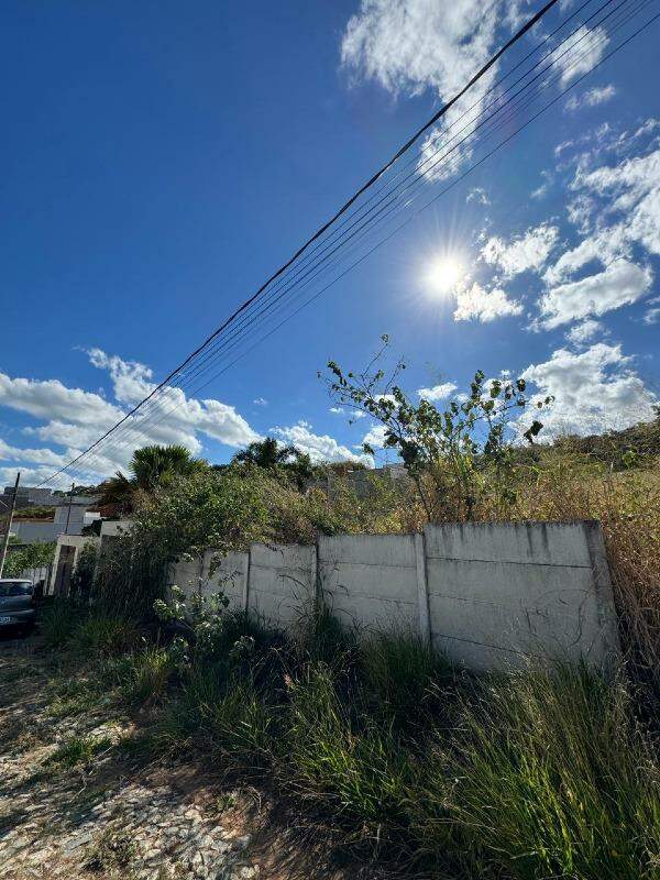 Lote à venda no Tropical: 