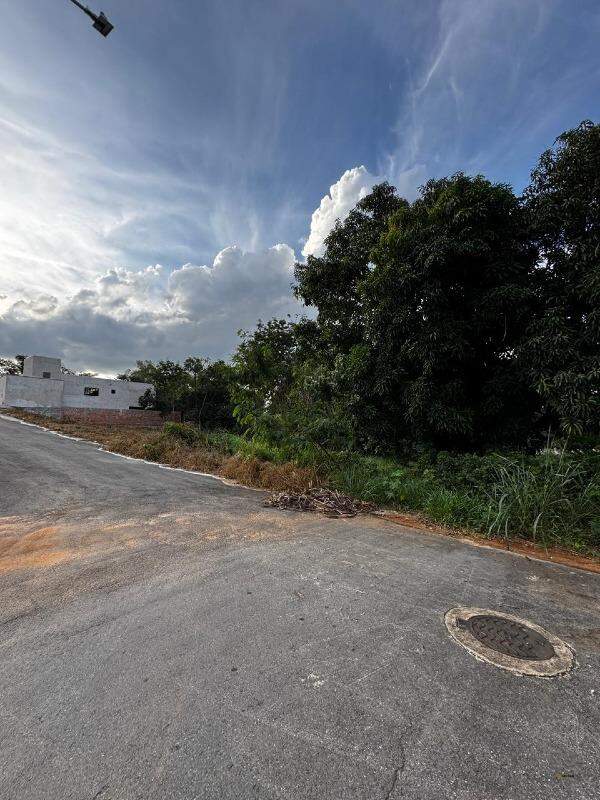 Lote à venda no Vila da Serra: 