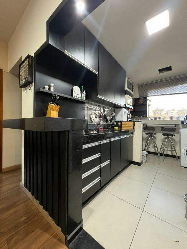 Apartamento à venda no Alaíta: 