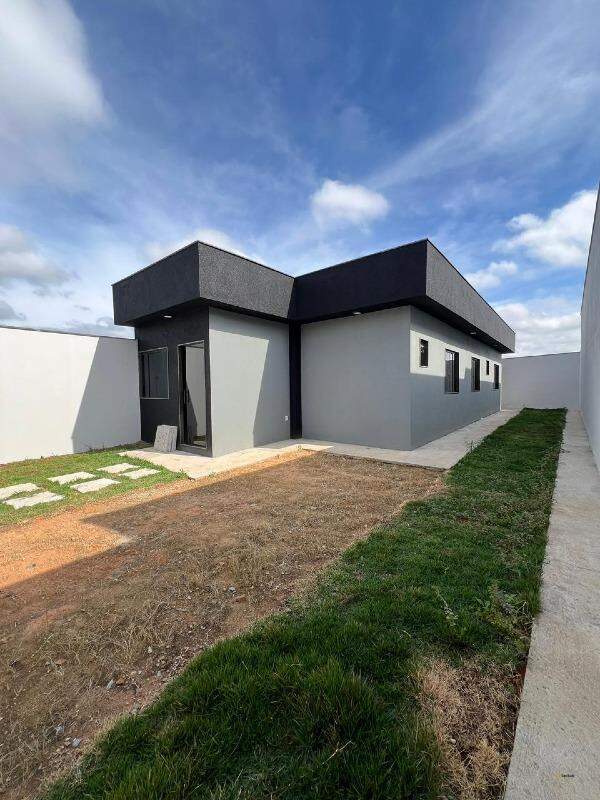 Casa à venda no Godofredo Gonçalves: 