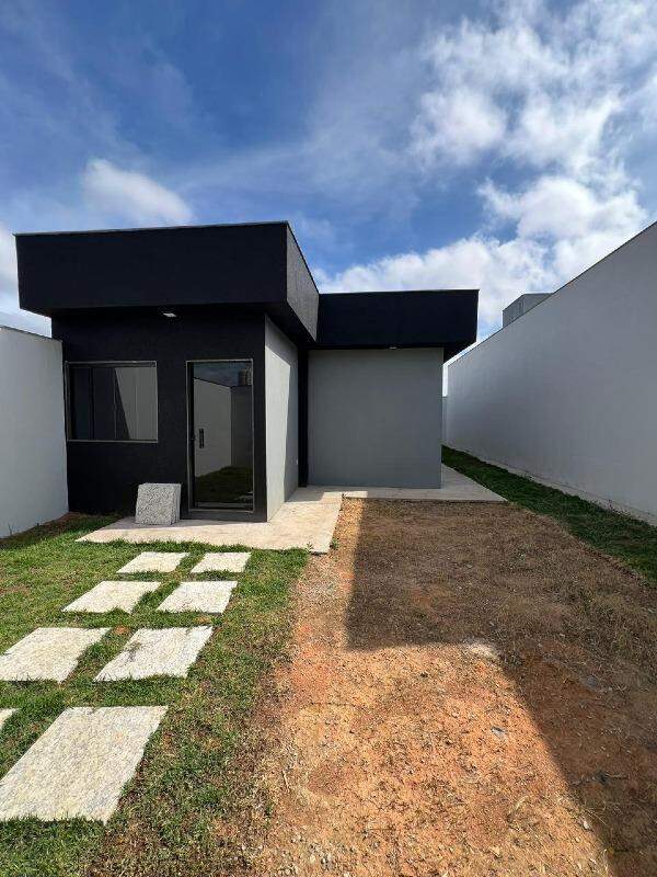 Casa à venda no Godofredo Gonçalves: 