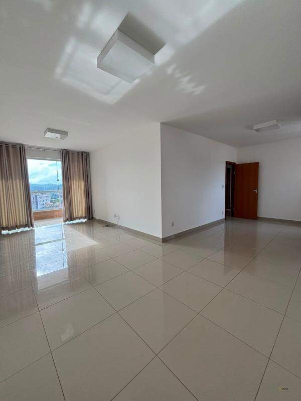 Casa à venda no Centro: 