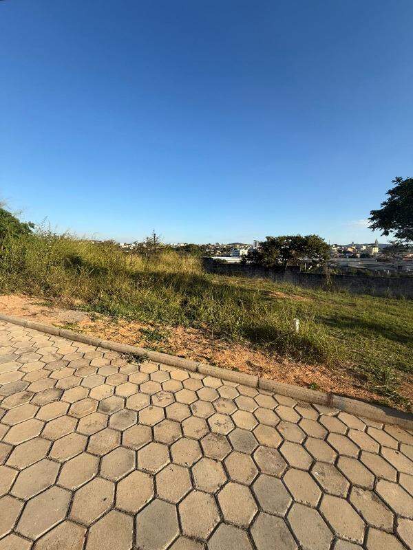 Lote à venda no Chácara do Quitão: 