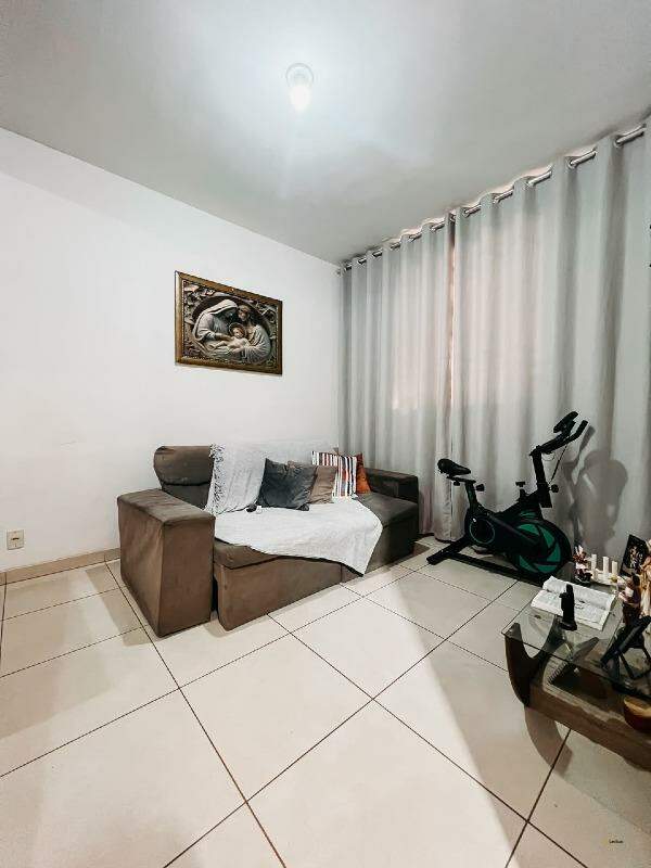 Casa à venda no Olímpio Moreira: 