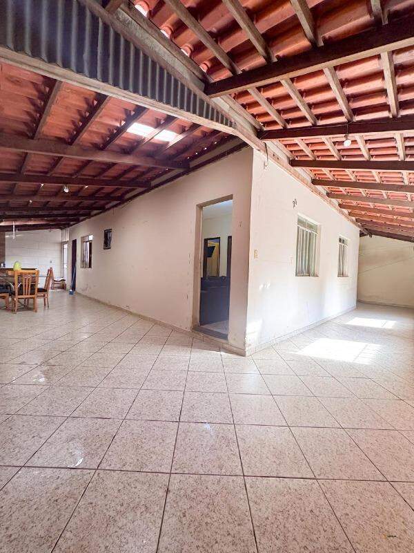 Casa à venda no Varzea da Olaria: 