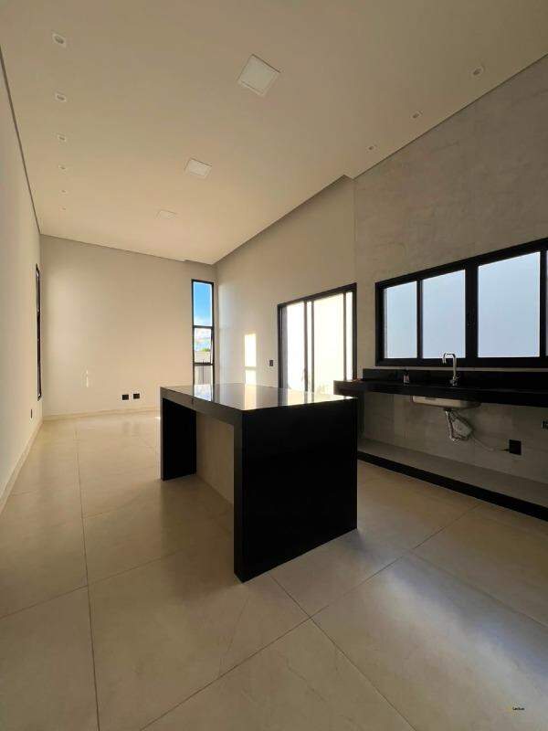 Casa à venda no Residencial Santanense: 