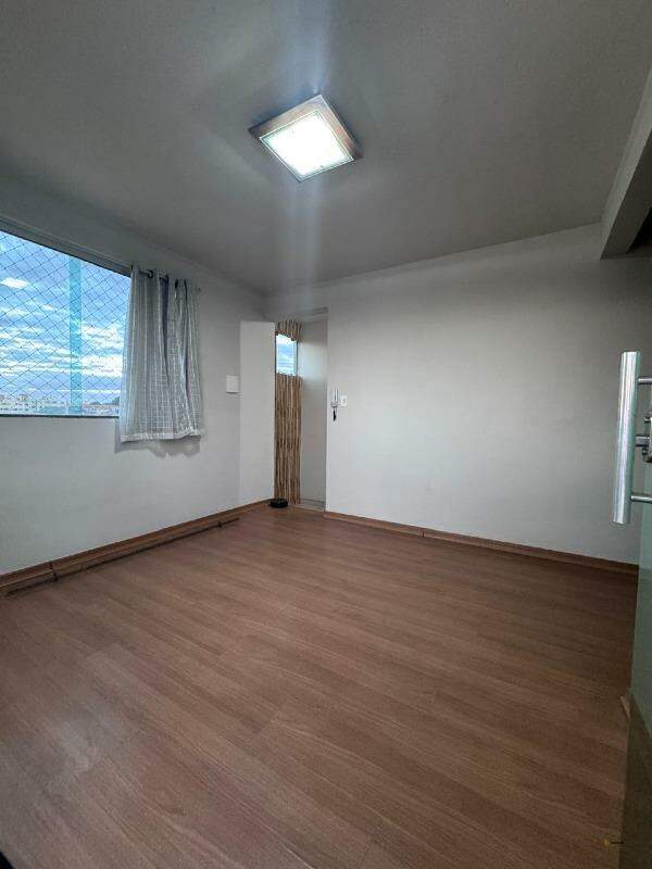 Apartamento à venda no Santanense: 