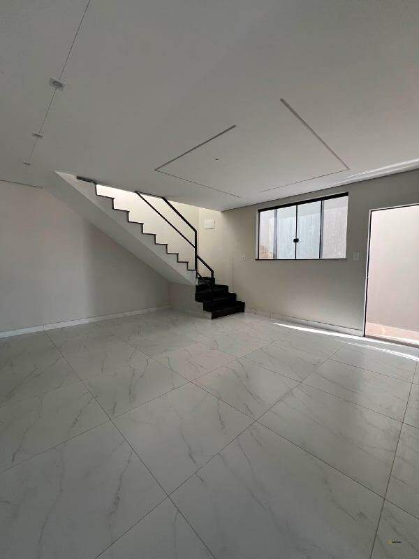 Casa à venda no Parque Jardim: 