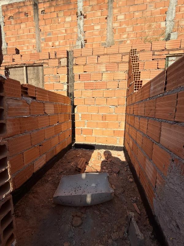 Casa à venda no Vale das Aroeiras: 