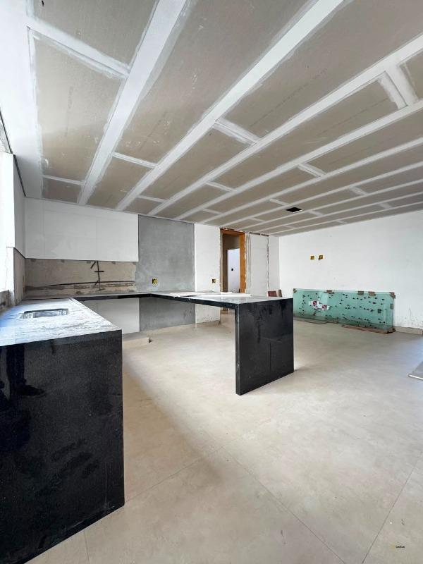 Apartamento à venda no Pio XII: 