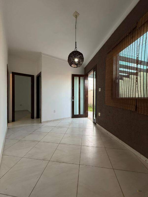 Casa à venda no Residencial Santanense: 