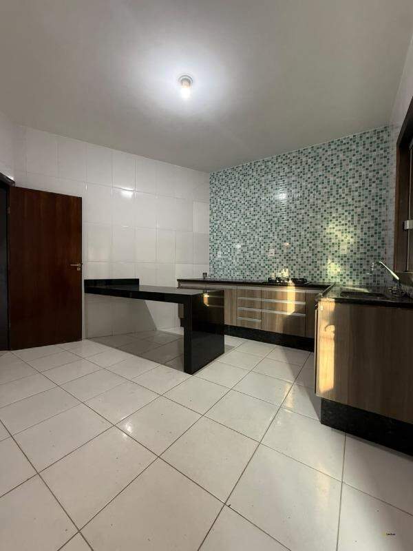 Casa à venda no Residencial Santanense: 