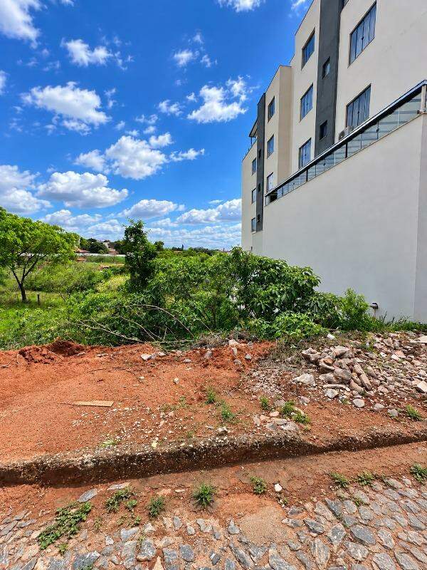 Lote à venda no Tropical: 