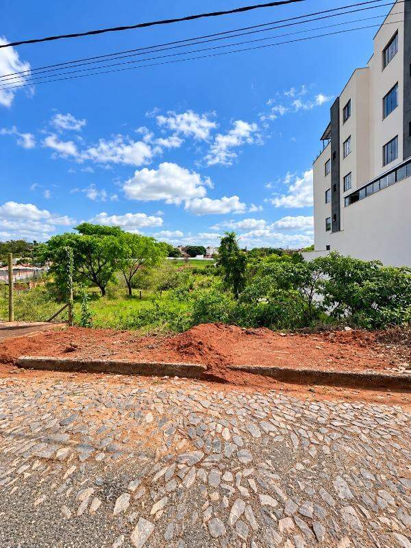 Lote à venda no Tropical: 