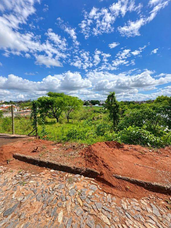 Lote à venda no Tropical: 