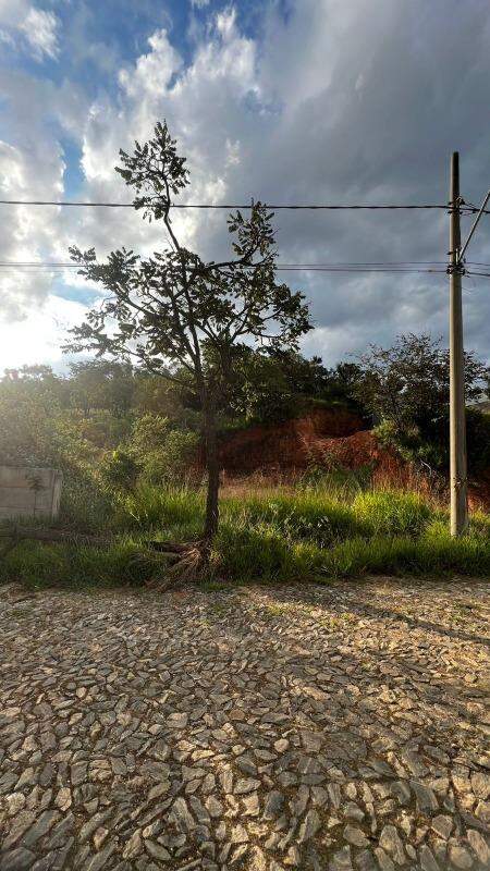 Lote à venda no Tropical: 