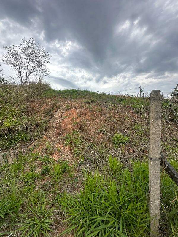 Lote à venda no Vale das Aroeiras: 