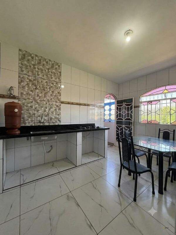 Casa à venda no Parque Jardim: 