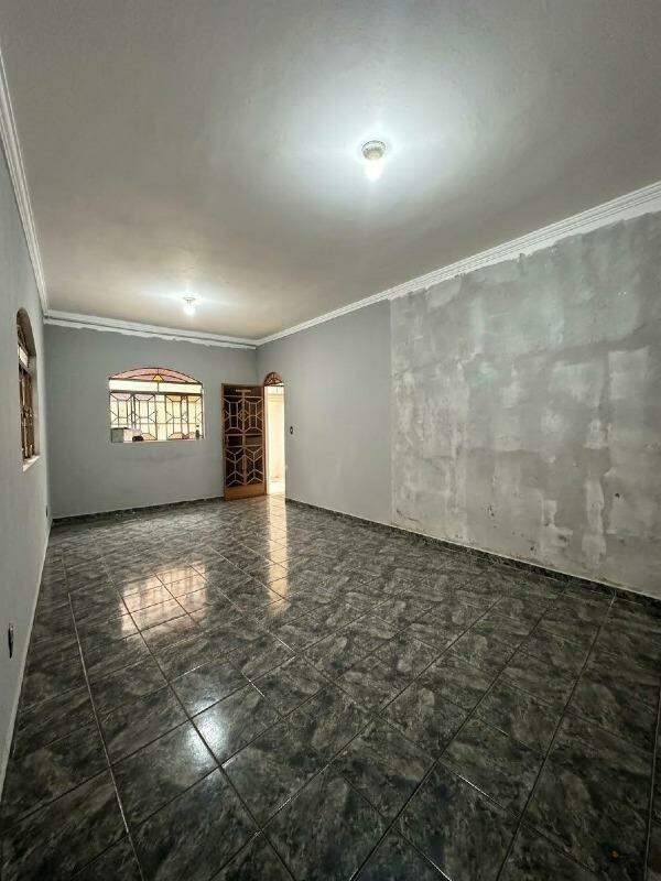 Casa à venda no Parque Jardim: 