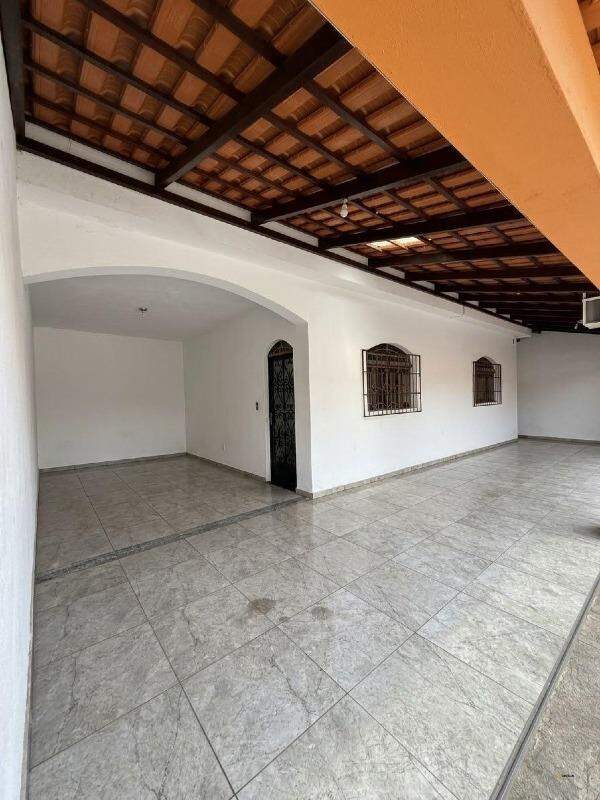 Casa à venda no Parque Jardim: 