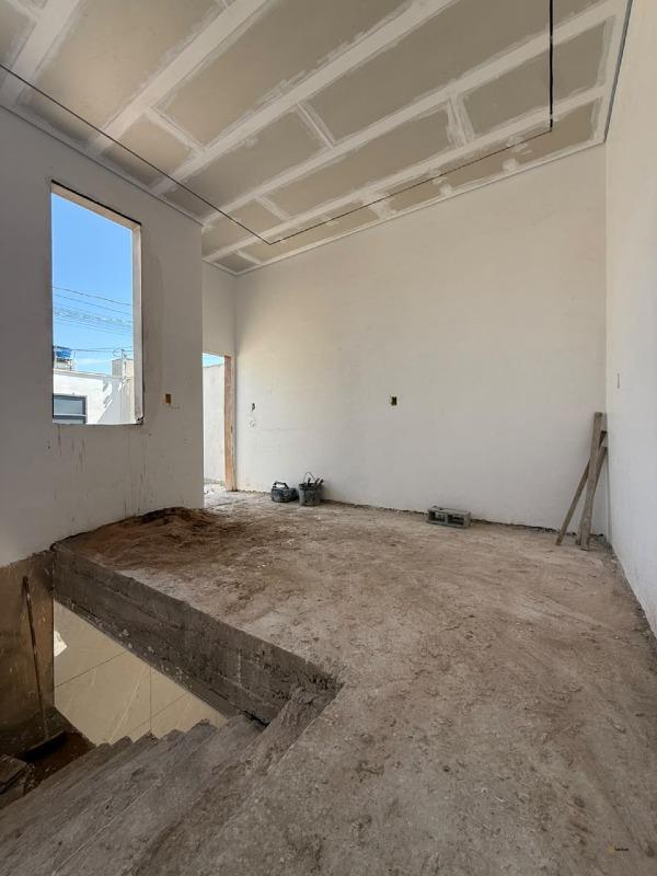 Casa à venda no Godofredo Gonçalves: 