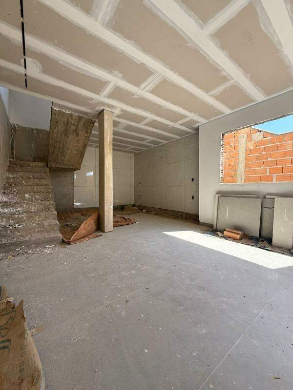 Casa à venda no Godofredo Gonçalves: 