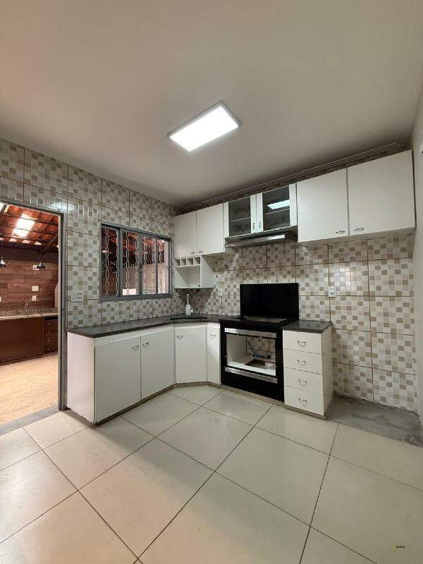 Casa à venda no Parque Jardim: 
