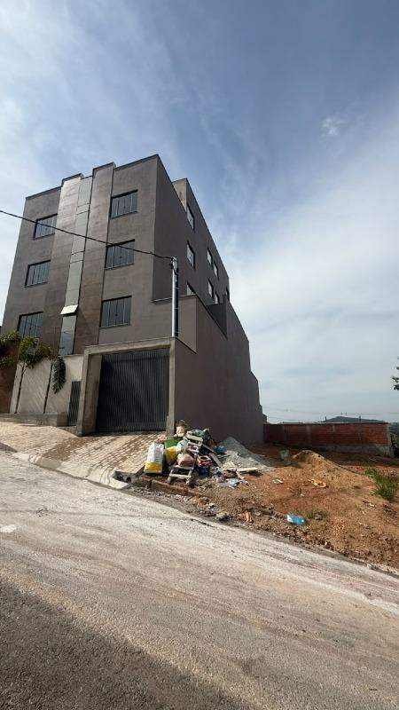 Lote à venda no Vila da Serra: 