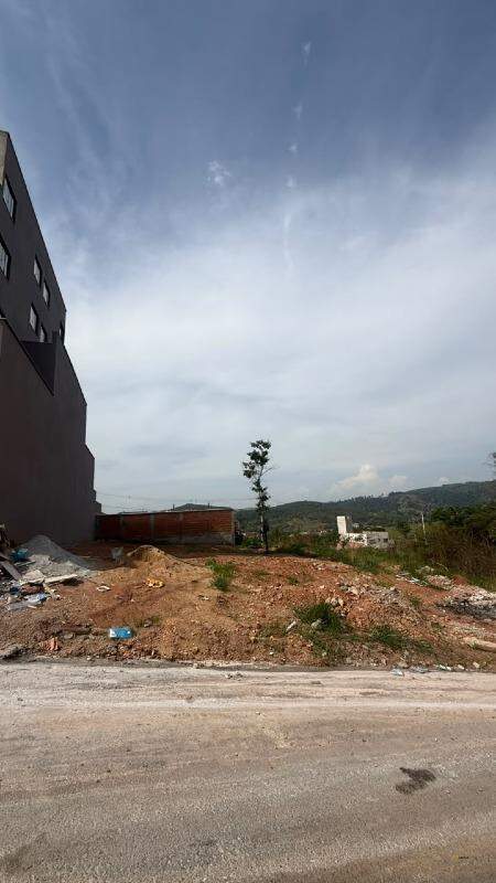 Lote à venda no Vila da Serra: 