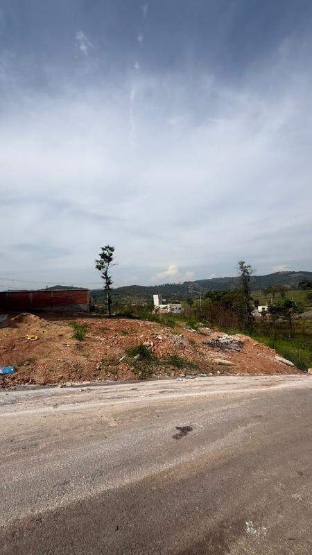 Lote à venda no Vila da Serra: 