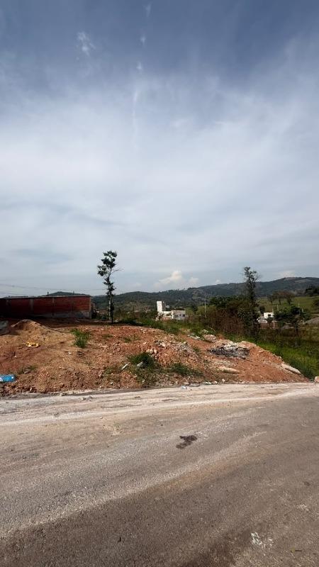 Lote à venda no Vila da Serra: 