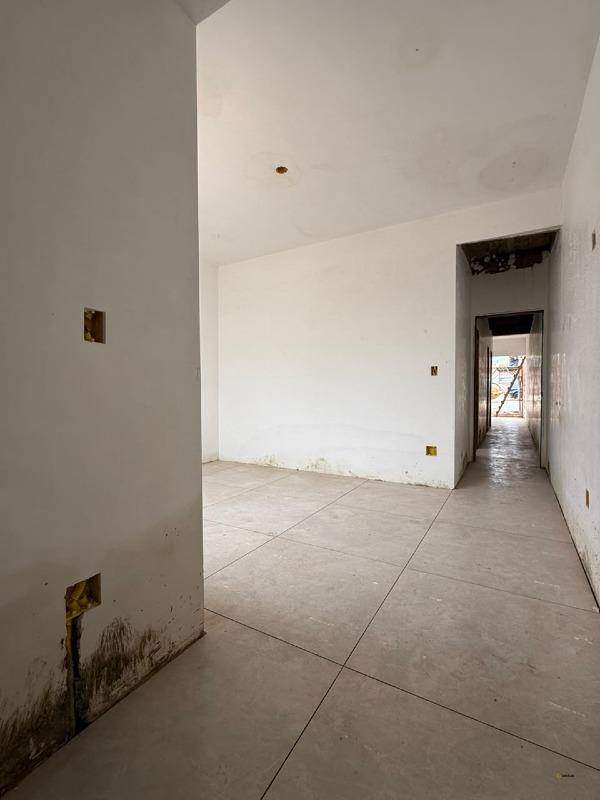 Casa à venda no Centenário: 