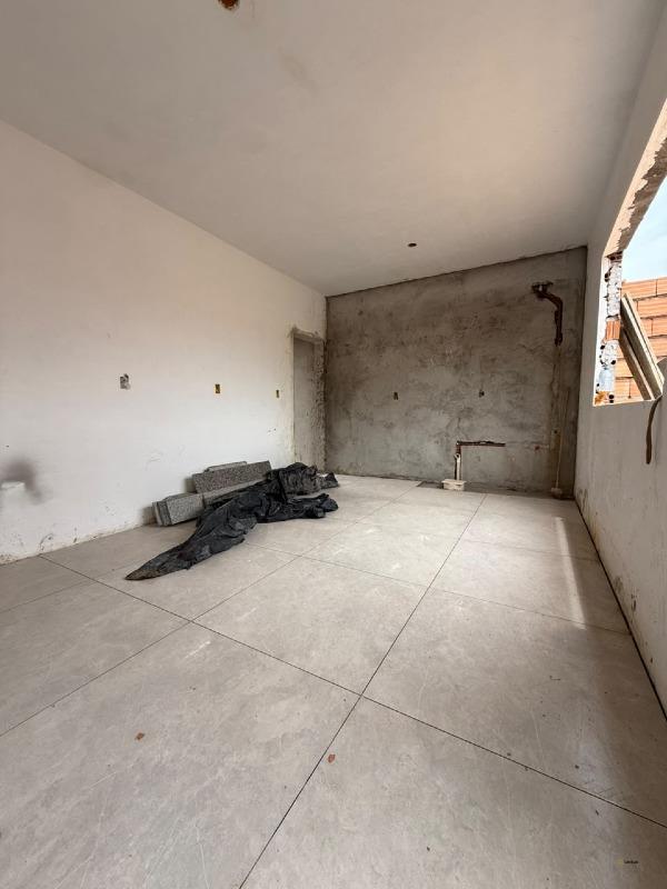 Casa à venda no Centenário: 