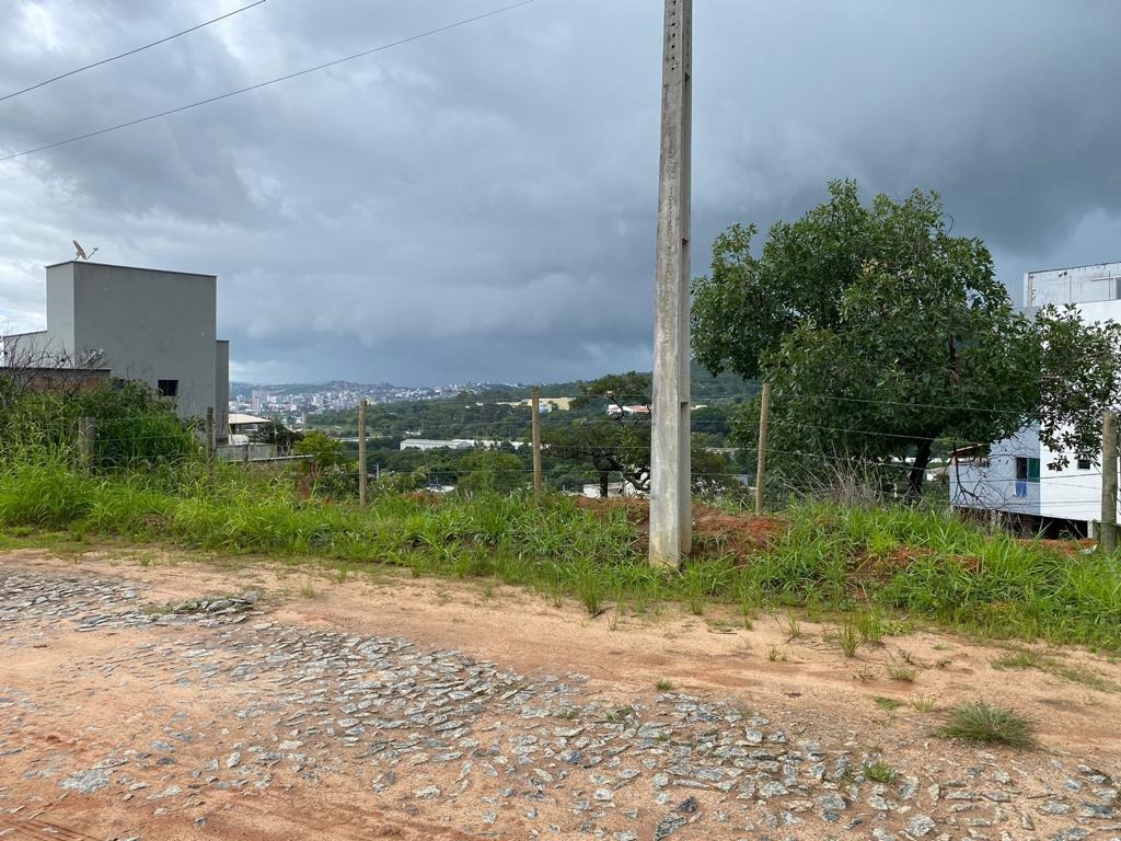 Lote à venda no Centenário: 