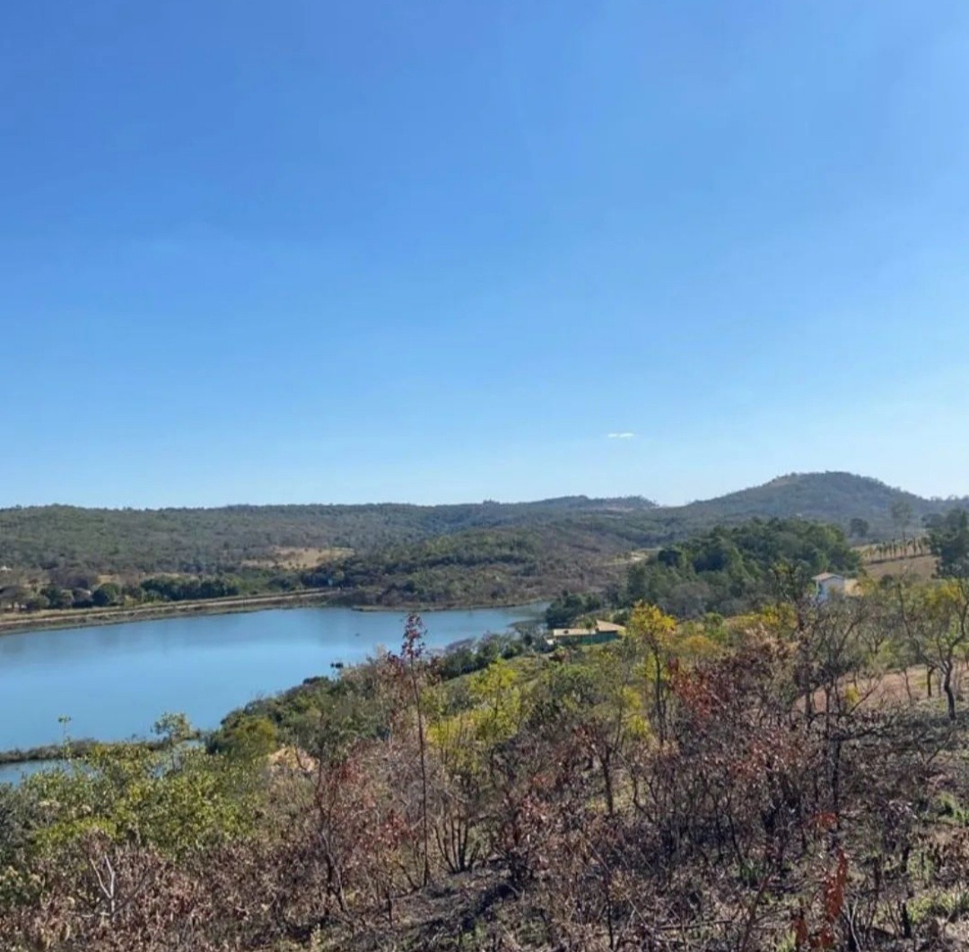 Chácara à venda no Condomínio Solar dos Lagos: 