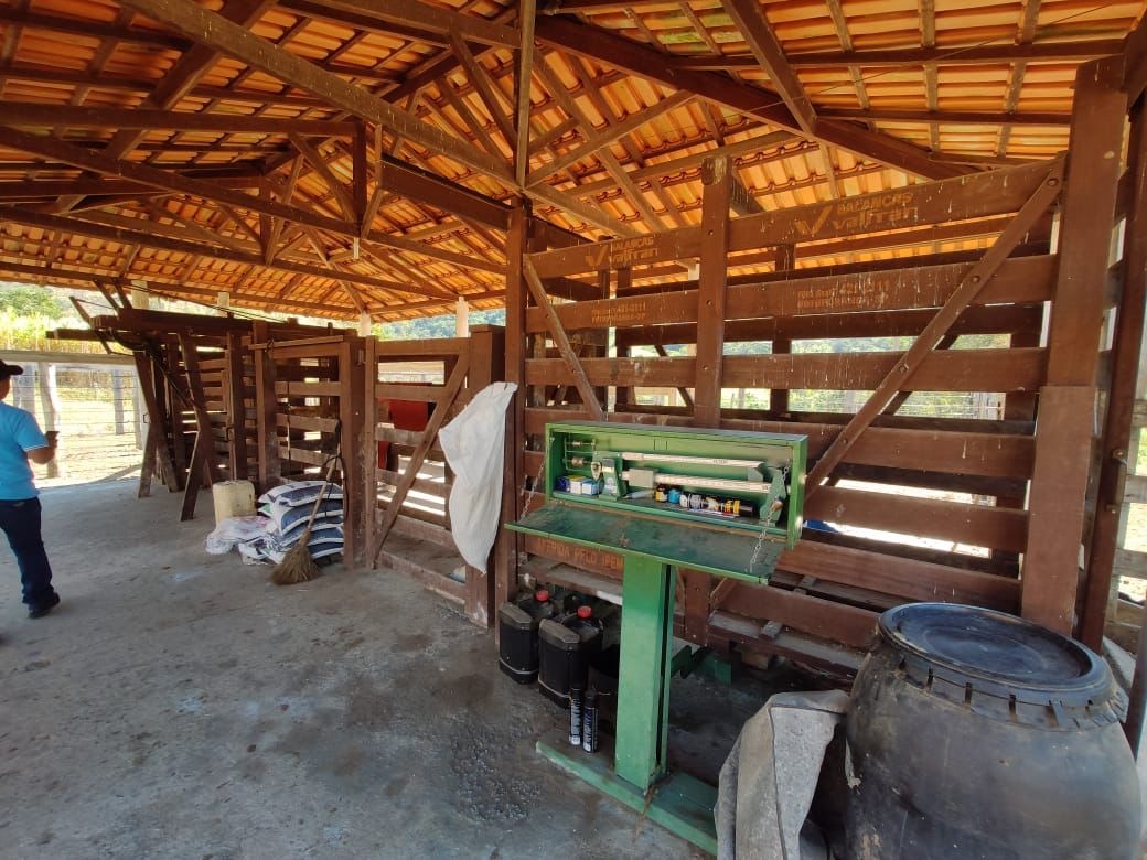 Fazenda à venda no Calambau: 