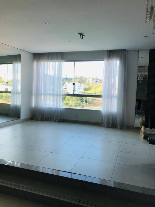 Casa à venda no Chácara do Quitão: 