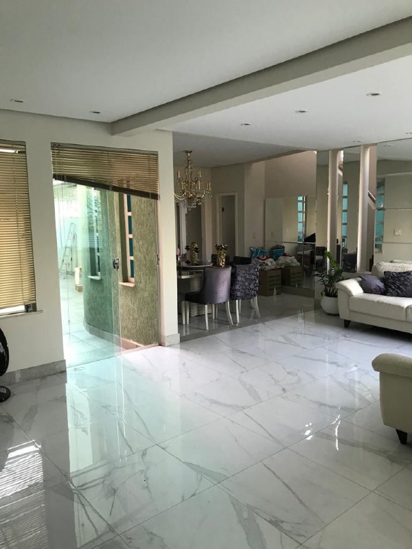 Casa à venda no Chácara do Quitão: 