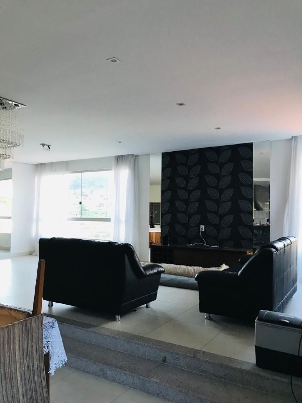 Casa à venda no Chácara do Quitão: 