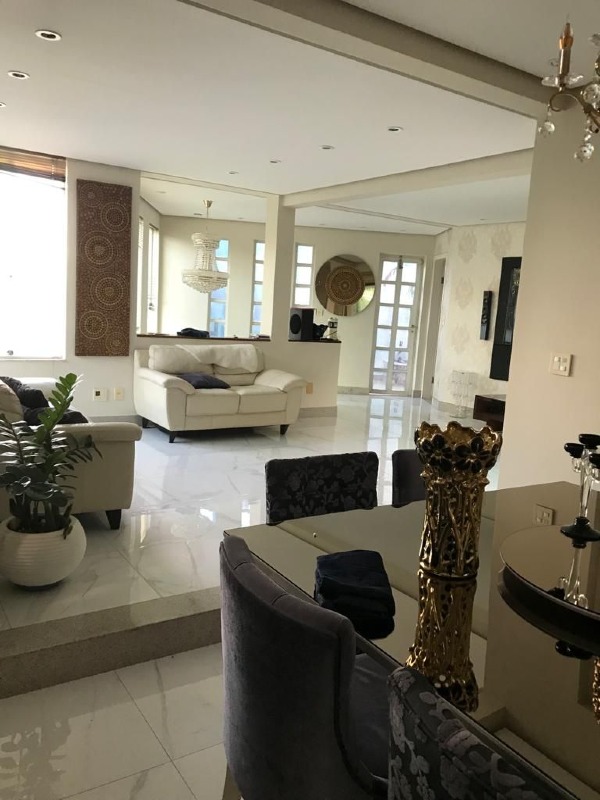 Casa à venda no Chácara do Quitão: 