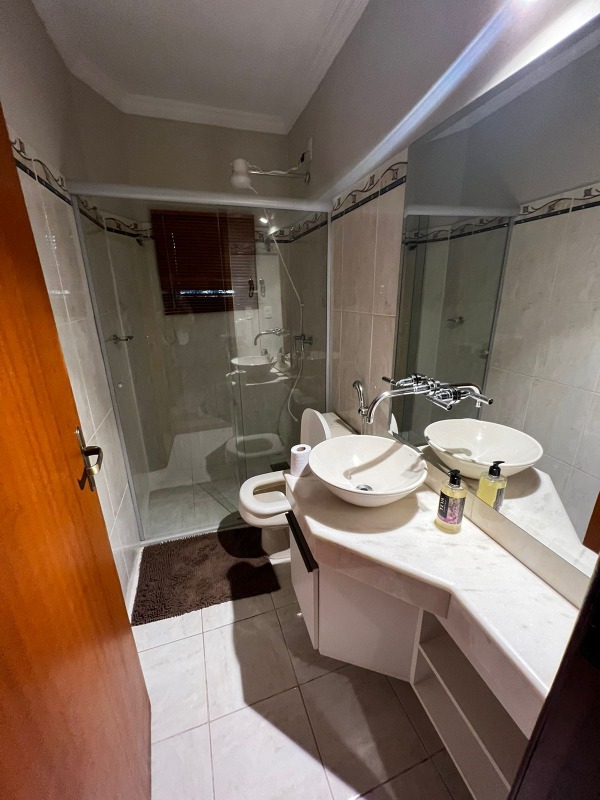 Casa à venda no Condomínio Lago do Sol: 