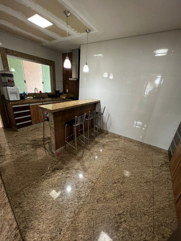 Casa à venda no LOURDES: 