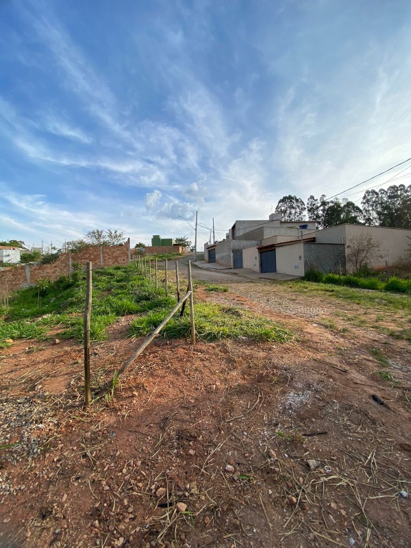 Lote à venda no Centenário: 