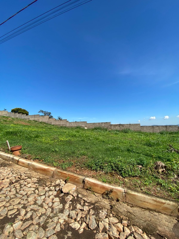 Lote à venda no Parque Jardim: 