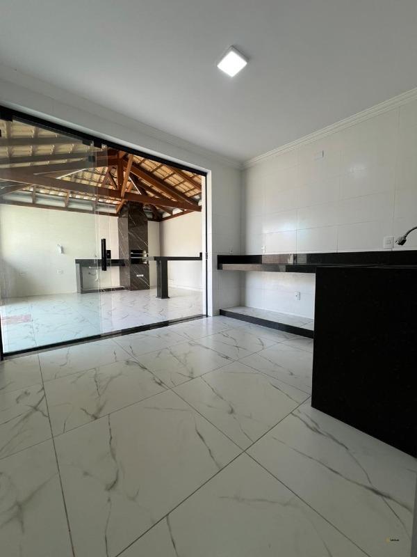 Casa à venda no Centenário: 