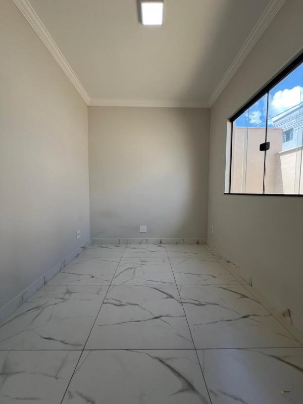 Casa à venda no Centenário: 